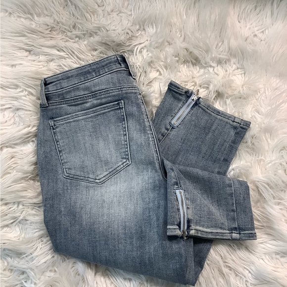 NYDJ Petite Mid-Rise Zip Hem Capri Jeans 6P - Picture 2 of 7